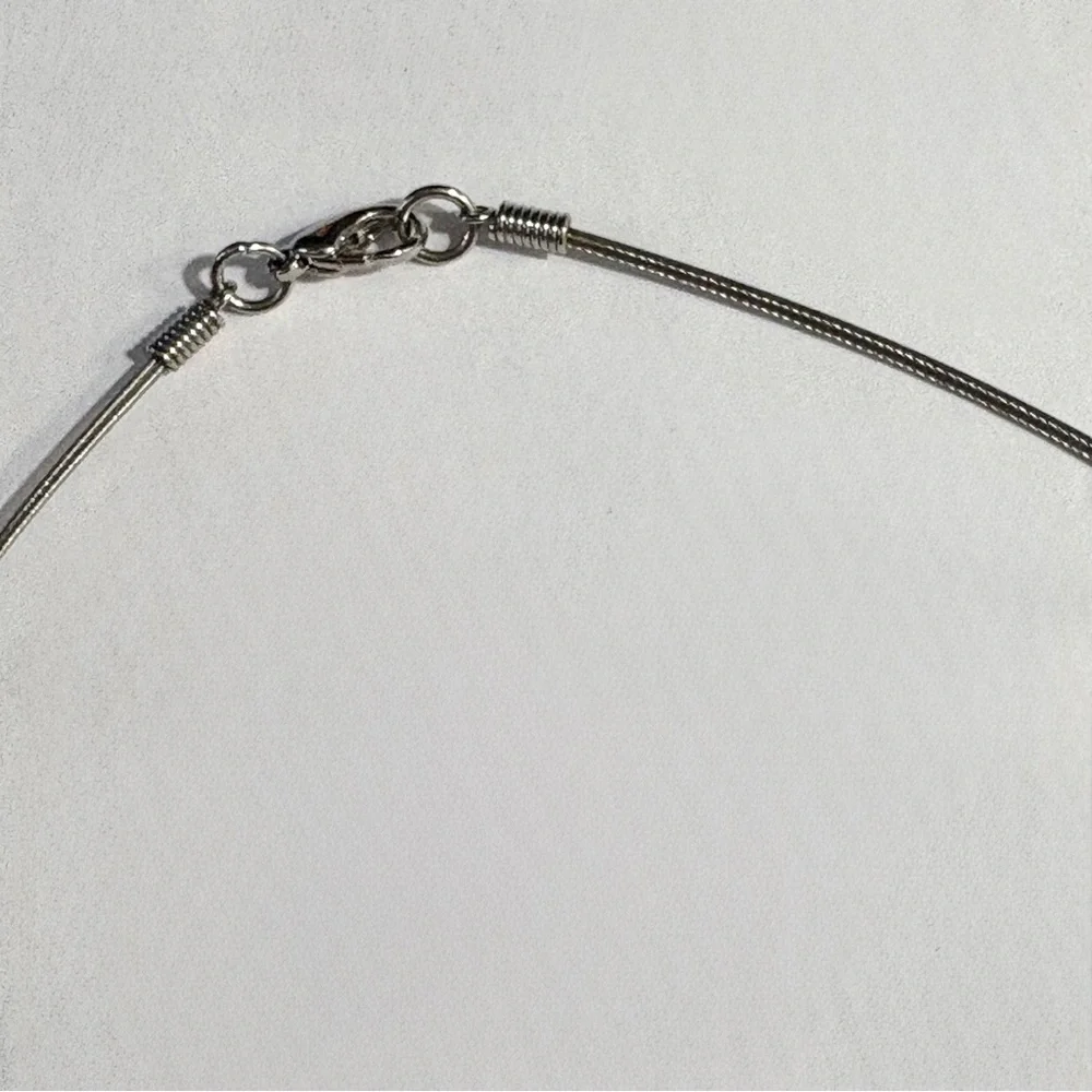Vintage Wire Curved Swerve Pendant Choker Necklace